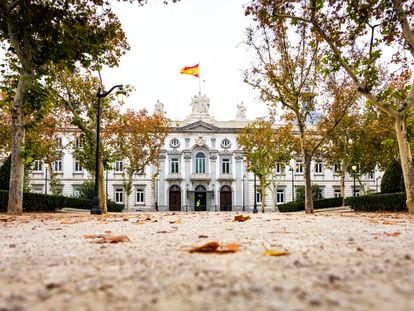 Sede del Tribunal Supremo en la plaza de la Villa de París, Madrid.