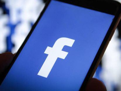 Acusan a Facebook de ceder datos de los usuarios a fabricantes de móviles