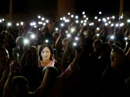 Protesta para conmemorar los once meses de la muerte de la periodista maltesa Dapnhe Caruana Galizia, asesinada el 17 de octubre de 2017, en La Veleta (Malta).