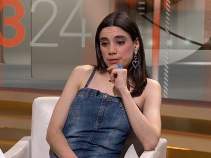 La escritora Juana Dolores, en un momento de la entrevista en TV3.