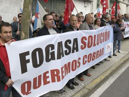 Trabajadores afectados por el atraso en los pagos del Fogasa, en una protesta celebrada en Galicia en noviembre de 2014