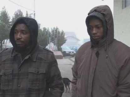 Los dos deportistas nigerianos deportados a Bosnia.