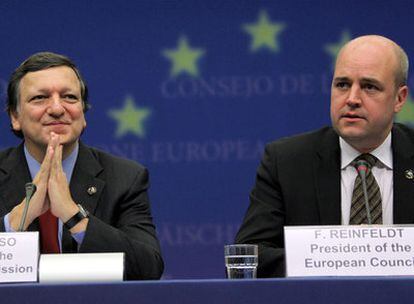 El primer ministro sueco y presidente del Consejo Europeo, Fredrik Reinfeldt, y el presidente de la Comisión Europea, José Manuel Barroso.