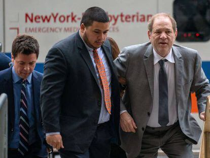 Harvey Weinsten al llegar al tribunal para la última vista
