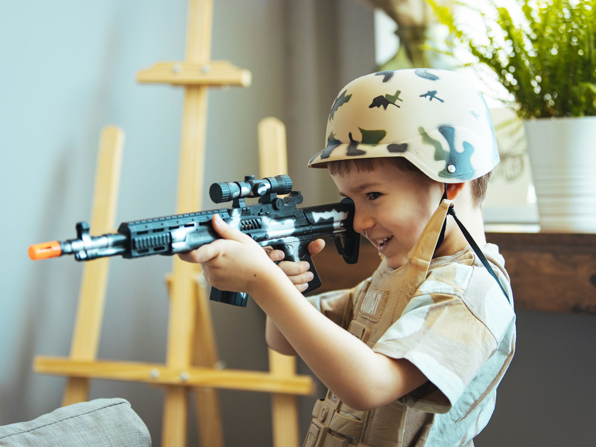 El debate armas de juguete niños: ¿son violentas o un juego simbólico? Mamas & Papas | EL PAÍS