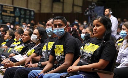 Relatives of victims during a public hearing to recognize those appearing prosecuted for 'false positives', in Ocaña.