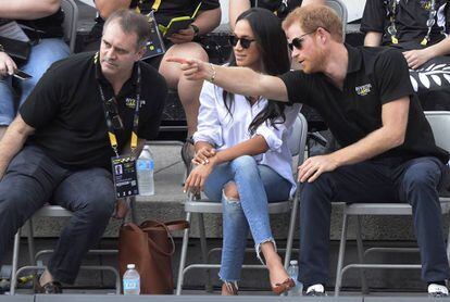 De nuevo la pareja, durante el partido de tenis en silla de ruedas.