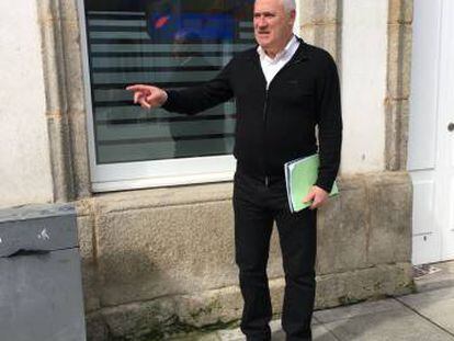Martínez, hoy, ante la sede de Suplusa en Lugo.