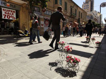La calle Ledra de Nicosia, capital de Chipre, donde se ubica uno de los pasos con la zona turca.