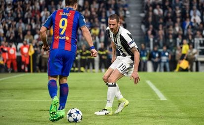 Bonucci marca a Luis Suárez en cuartos de la Champions.