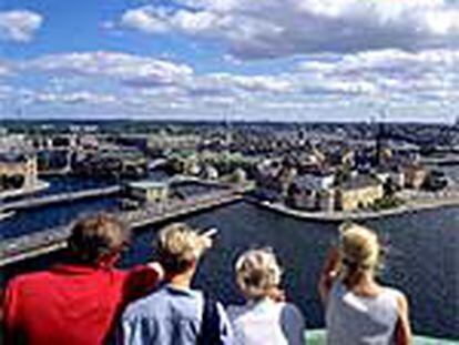 Una escapada de cinco días a Estocolmo, con vuelos y alojamiento (en un hotel de tres estrellas o más) cuesta, para el puente de mayo, desde 761 euros.