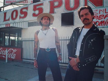 Alejandro y Estevan Gutiérrez, integrantes de Los hermanos Gutiérrez, en una imagen promocional.