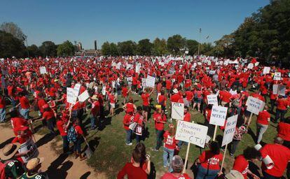 Concentraci&oacute;n de profesores en Chicago durante la semana de huelga convocada por los sindicatos.