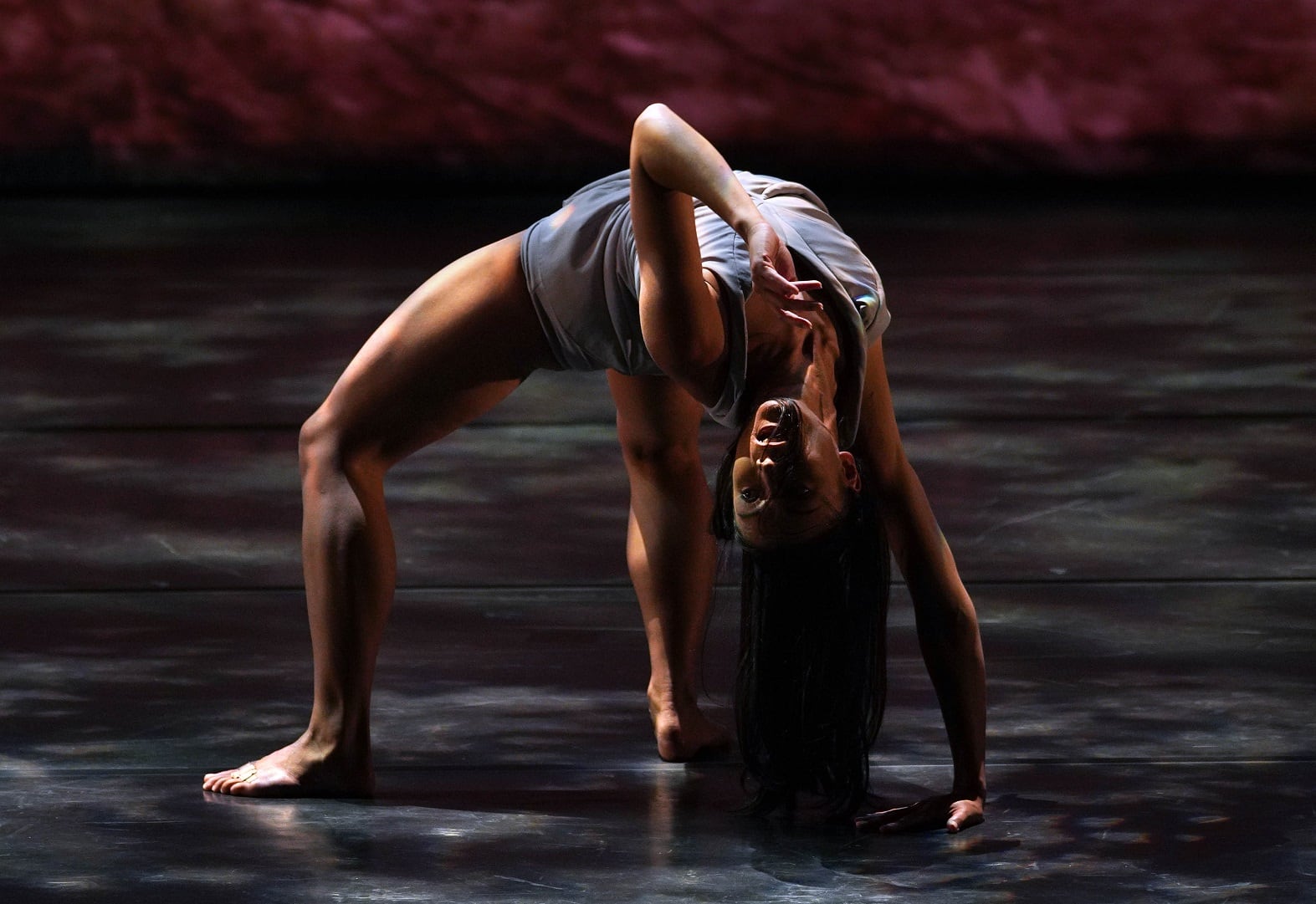 Madeline Wong en un momento de 'Faun', en el Teatro Real de Madrid.