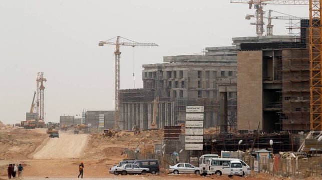 Obras de construcción de la futura sede del Consejo de Ministros en la Nueva Capital Administrativa de El Cairo, en mayo de 2019.