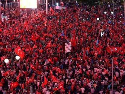 Manifestaci&oacute;n de rechazo el golpe de Estado que trat&oacute; de derrocar a Recep Tayyip Erdogan.