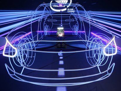 Efectos de luces para la tecnología de conducción autónoma de Mobileye, el 8 de enero de 2020 en Las Vegas, EE UU.