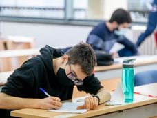 Un examen en la Universidad de Valencia, el pasado curso.