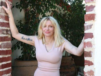 Courtney Love, el d&iacute;a que se celebr&oacute; su 50 cumplea&ntilde;os en Los &Aacute;ngeles.