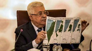 El presidente de la Autoridad Palestina, Mahmud Abbas, este sábado en una rueda de prensa en El Cairo.