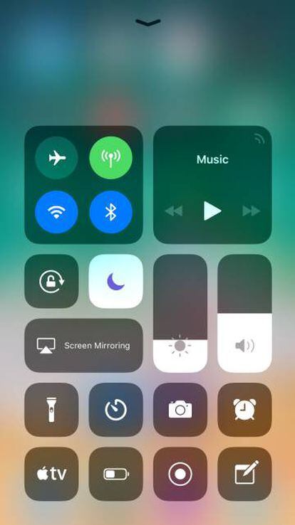 El nuevo Centro de Control de iOS 11 es personalizable y ofrece nuevos atajos como el modo de bajo consumo o la grabación de pantalla.