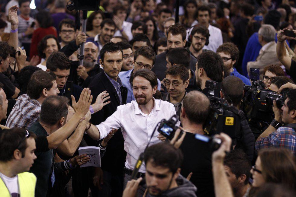 El entonces líder de Podemos, Pablo Iglesias, en la asamblea de esta formación política, en un mitin en la plaza de toros de Vistalegre (Madrid), en 2016.