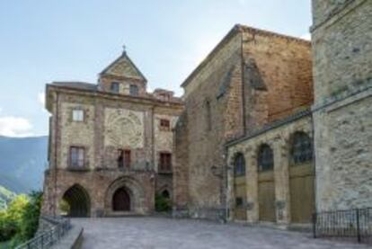 La abadía benedictina tiene 28 habitaciones y un restaurante.