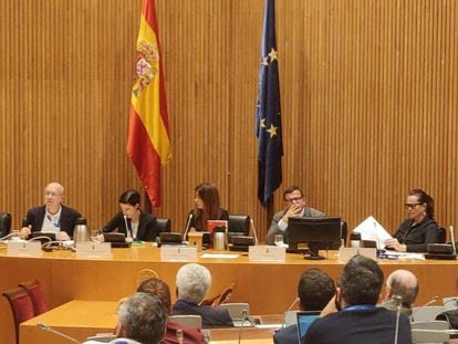 De izquierda a derecha, Lluís Bonet, director del programa de Gestión Cultural de la Universidad de Barcelona; Alexandre Couture Gagnon, especialista en políticas culturales de Canadá; Marta González Novo, directora de 'Hoy por Hoy Madrid', de la cadena SER; Mario Kölling, doctor en el departamento de Ciencia Política de la UNED, y Patricia Gabeiras, doctora en Derecho de la Cultura de España.