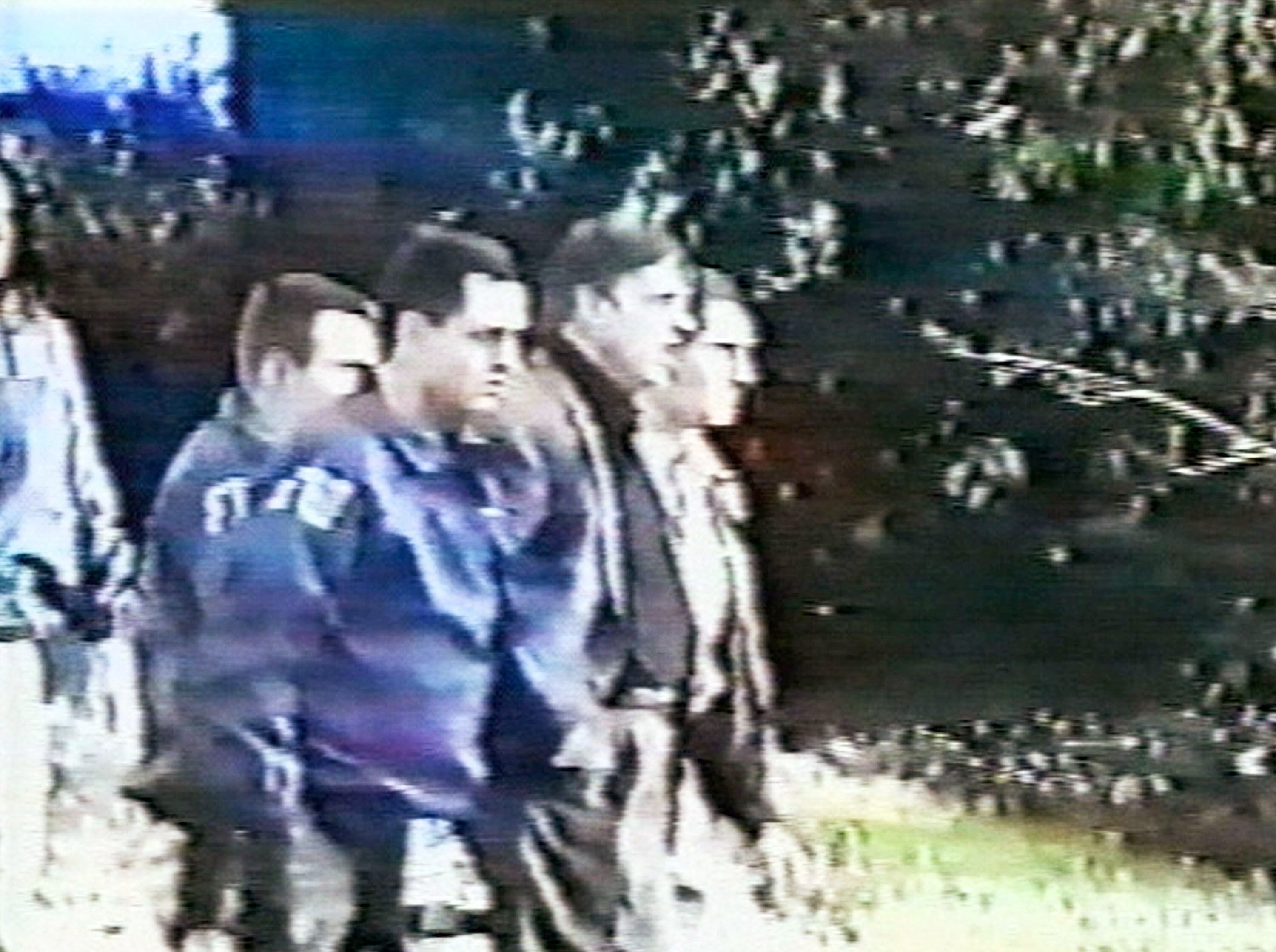Robert Hanssen en es arrestado por el FBI en su casa en Vienna (Virginia), el 18 de febrero de 2001.