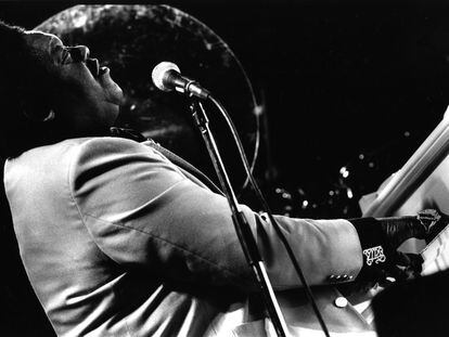 Fats Domino, em um momento de sua atuação no Royal Albert Hall de Londres em 1990.