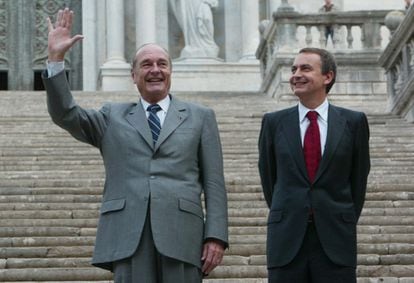 Los presidentes español y francés, José Luís Rodriguez Zapatero (a la derecha) y Jacques Chirac, durante el XIX Encuentro Hispano-Francés celebrado en Girona, en 2006.
