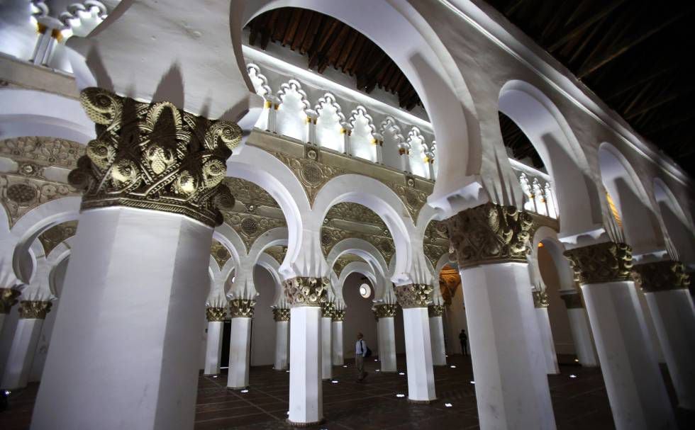 Interior de Santa Maria la Blanca, antigua sinagoga de Toledo.