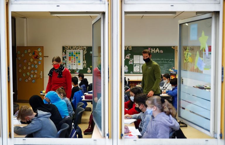 Europa lucha por mantener sus escuelas abiertas en la segunda ola |  Educación Infantil y Primaria | EL PAÍS