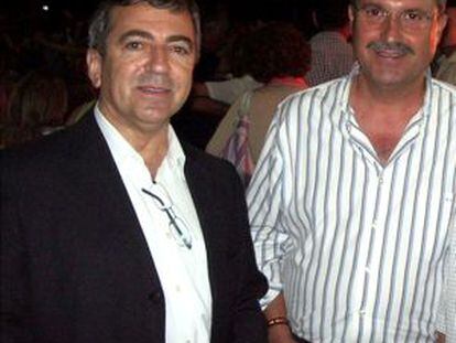 El alcalde de Coslada, Raúl López Vaquero, con el exjefe de policía Gin´çes Jiménez.