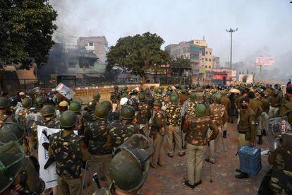 Riots in the Bhajanpura neighborhood of New Delhi on Monday.