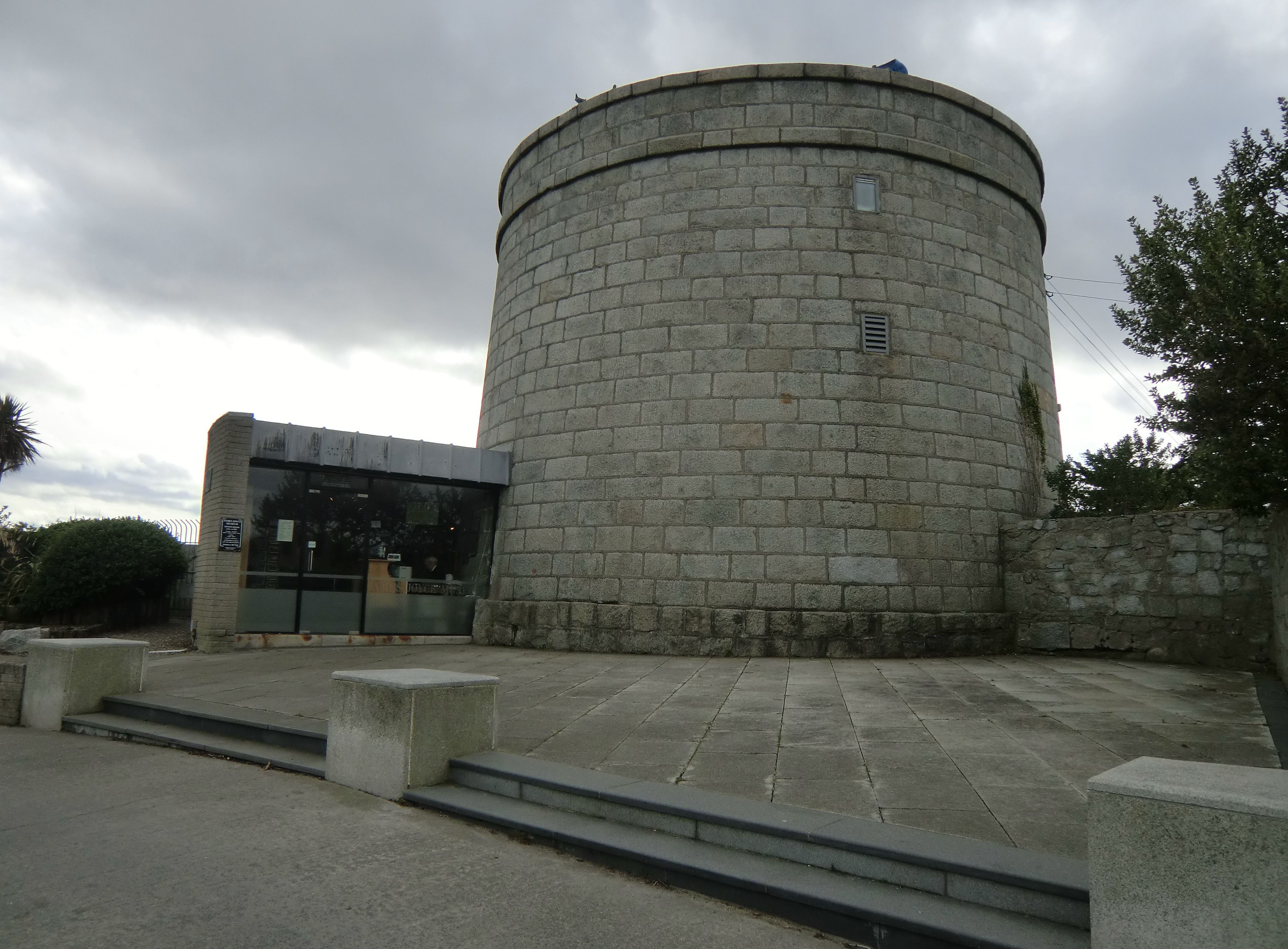A esta torre martello de Sandycove, Dublín, se la ha bautizado como 'Torre de James Joyce', ya que ahí tiene lugar el inicio de 'Ulises'.
