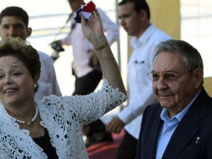 Ra&uacute;l Castro y Dilma Rousseff durante la inauguraci&oacute;n del Puerto de Mariel