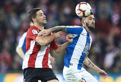 Yeray Álvarez pugna con Ferreyra