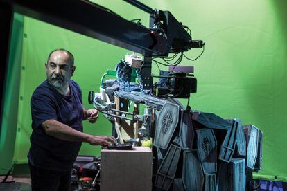 El animador mexicano René Castillo durante el rodaje 'Pinocho', de Guillermo del Toro, en Guadalajara