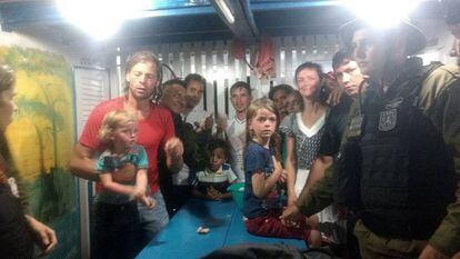 La familia estadounidense encontrada este mi&eacute;rcoles 1 de noviembre de 2017, en una localidad del municipio de Breves en el estado de Par&aacute; (Brasil), navegaba en una embarcaci&oacute;n en un r&iacute;o de la Amazon&iacute;a y desapareci&oacute; tras sufrir un asalto de piratas. 