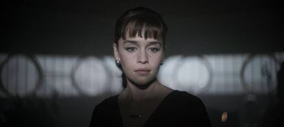 Emilia Clarke, como Qi'ra en una imagen de la película.