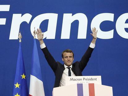 Emmanuel Macron, candidato a la presidencia de Francia, celebra su victoria en la primera ronda.