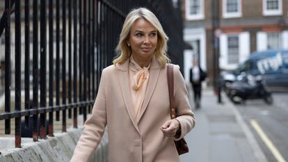 LONDON, ENGLAND - MARCH 29: Corinna zu Sayn-Wittgenstein-Sayn arrives for a court hearing at the Royal Courts of Justice on March 29, 2022 in London, England. Last week a High Court Judge ruled that since King Juan Carlos of Spain abdicated in 2014 he no longer has sovereign immunity and can face a harassment claim from his former lover Corinna zu Sayn-Wittgenstein-Sayn, also known as Corinna Larson. She claims he spied on and harassed her and her children and is claiming damages. (Photo by Dan Kitwood/Getty Images)