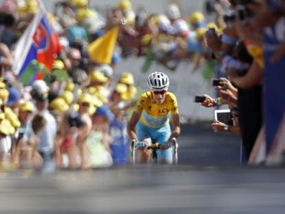 Nibali, en la meta de Chamrousse este viernes.