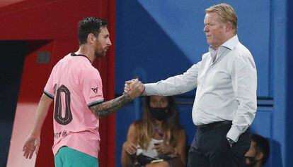 Messi i Koeman se saluden durant un amistós, el setembre passat.