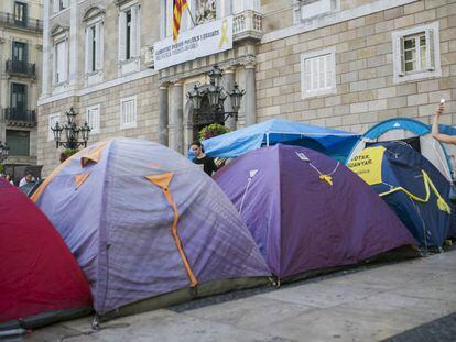 Acampada independentista a la plaça Sant Jaume.