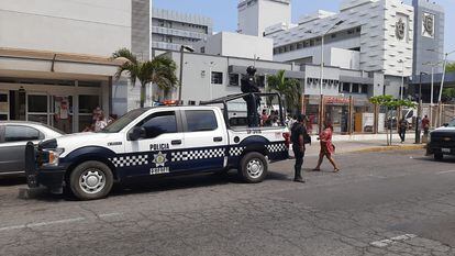 Un grupo armado ingresó al Hospital Regional de Veracruz para sustraer a un hombre detenido custodiado por la Policía Ministerial.