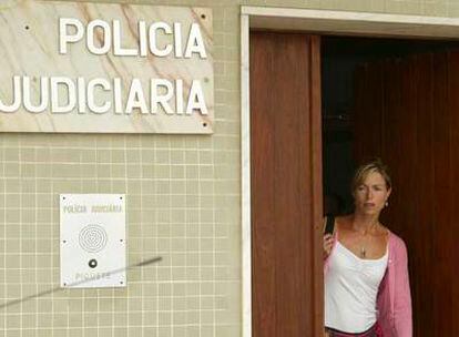 Kate McCann, madre de Madeleine, al salir ayer de la sede de la policía judicial en Portimao (Portugal).