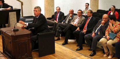Villar, presidente de la RFEF, declara el pasado abril durante el jucio de la 'Ciudad del Fútbol'.