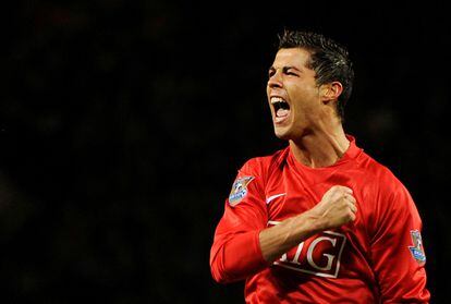 Cristiano Ronaldo celebra un gol con el Manchester United, en 2008.